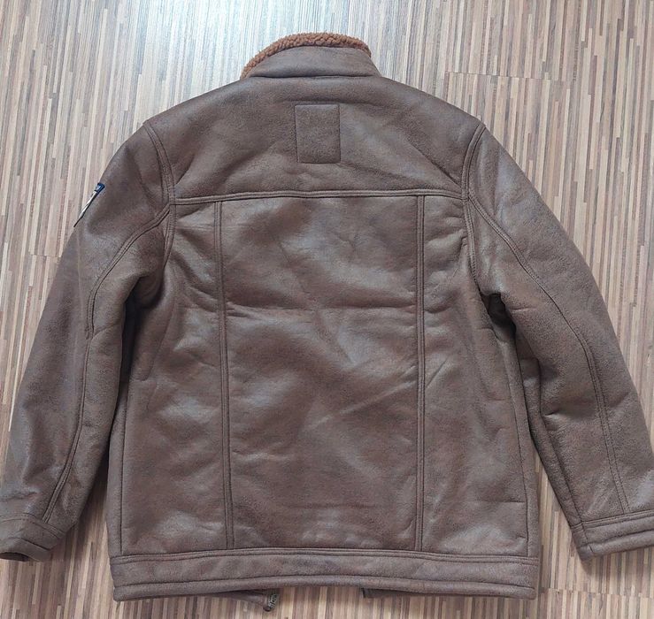 Nowa kurtka pilotka w kolorze brązowym z imitacji zamszu i kożuszkiem