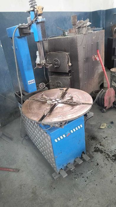 Montażownica do opon marki Ravaglioli - model G84 S