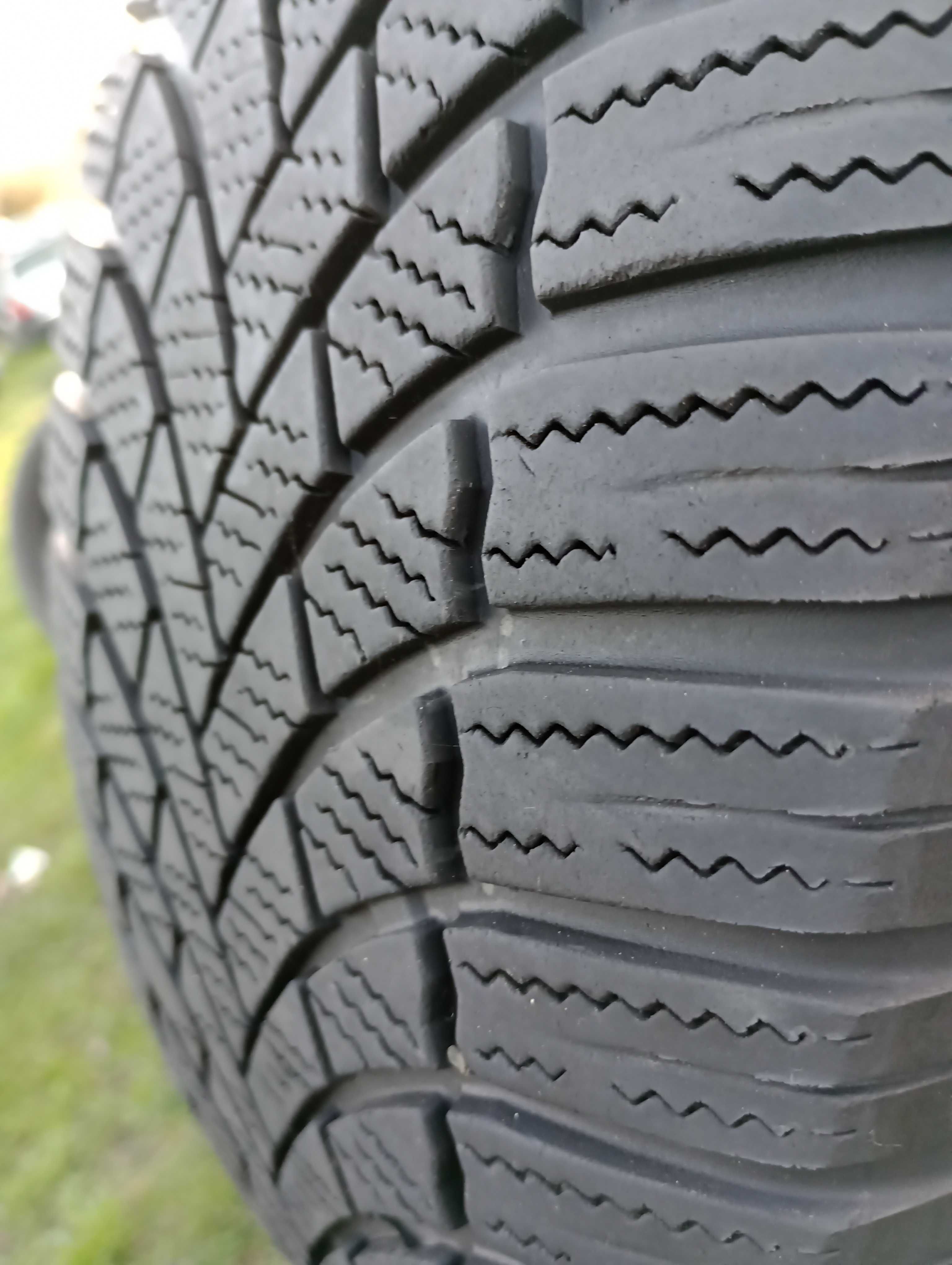 Opona zimowa 215x60 R16 BRIDGESTONE zima 215/60/16 - POJEDYNKA