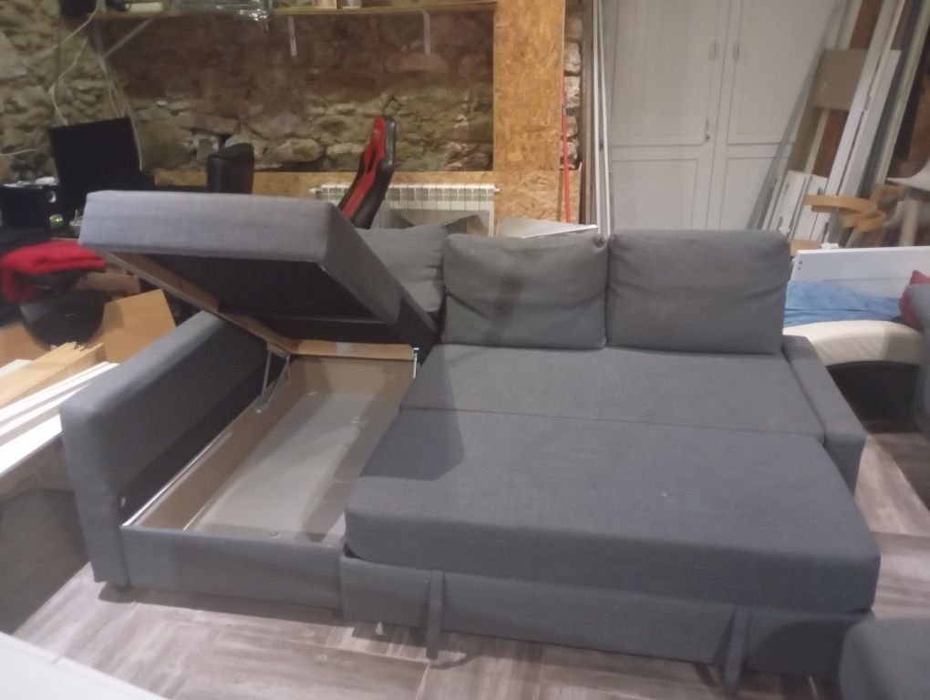 Sofá cama com baú