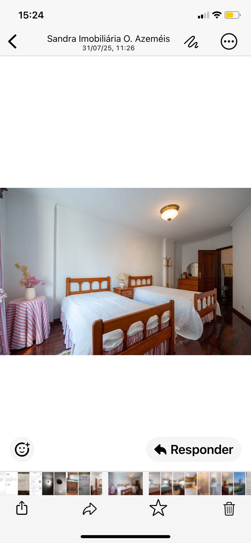 Mobília de quarto com duas camas