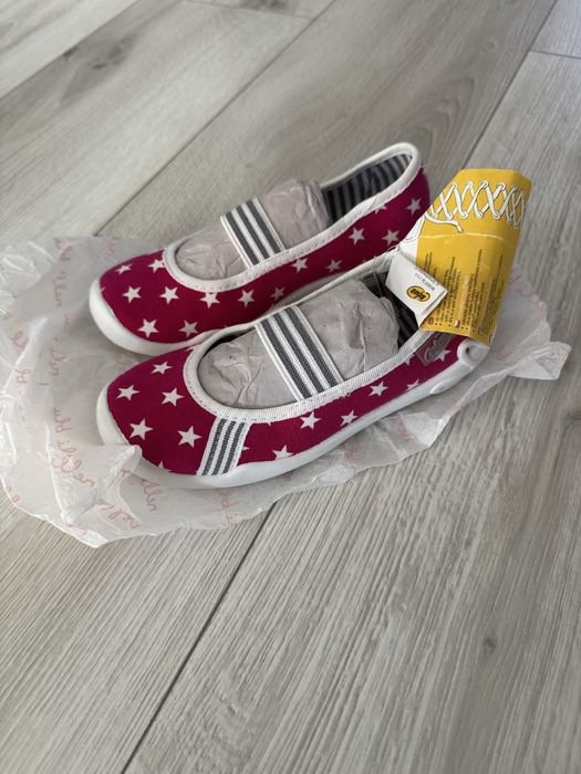 Нові капці для садочка