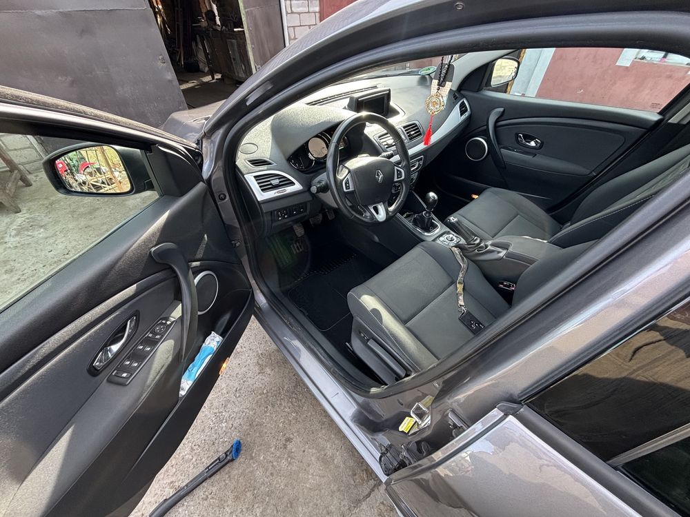 Продам доглянутий автомобіль рено меган