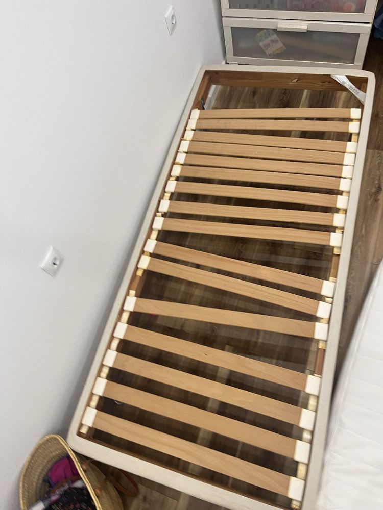 Cama/estrado IKEA Sultan Alversund + colchão 90x200 cm