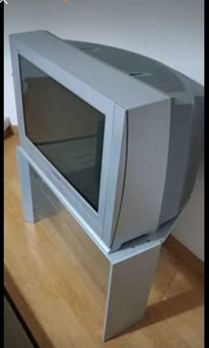 TV Panasonic 28"+ móvel