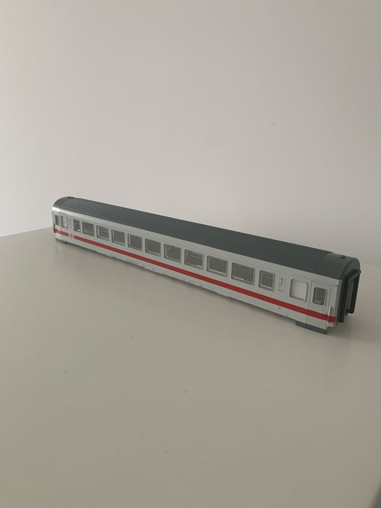 PIKO obudowa wagonu 1 klasy DB skala H0