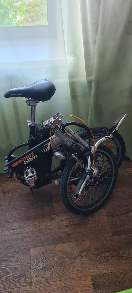 Чеський електровелосипед - складний EASYBIKE