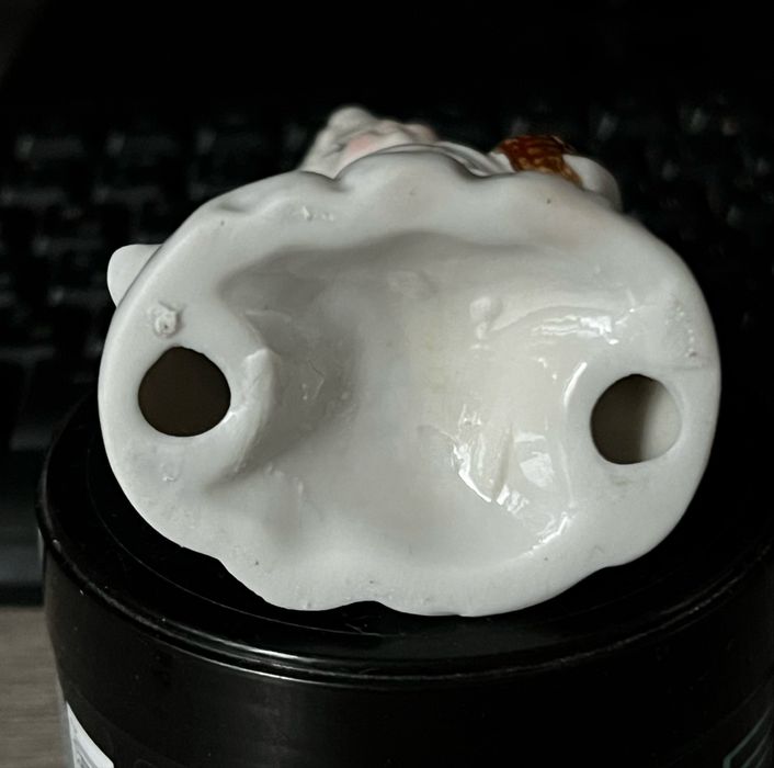 Фарфоровая статуэтка Мальчик с гусем, 10,5 см