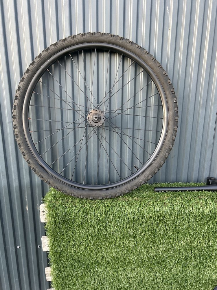 Roda e guiador de bicicleta