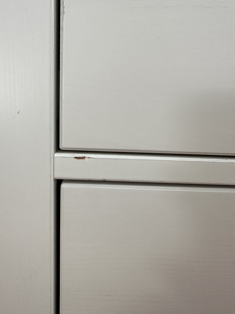 Cómoda HEMNES Ikea