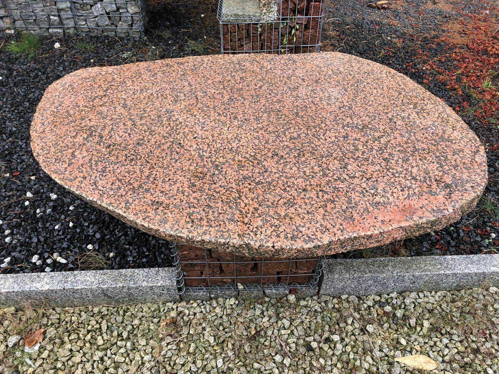 Kamienny stół ogrodowy kamień naturalny blat LESZNO