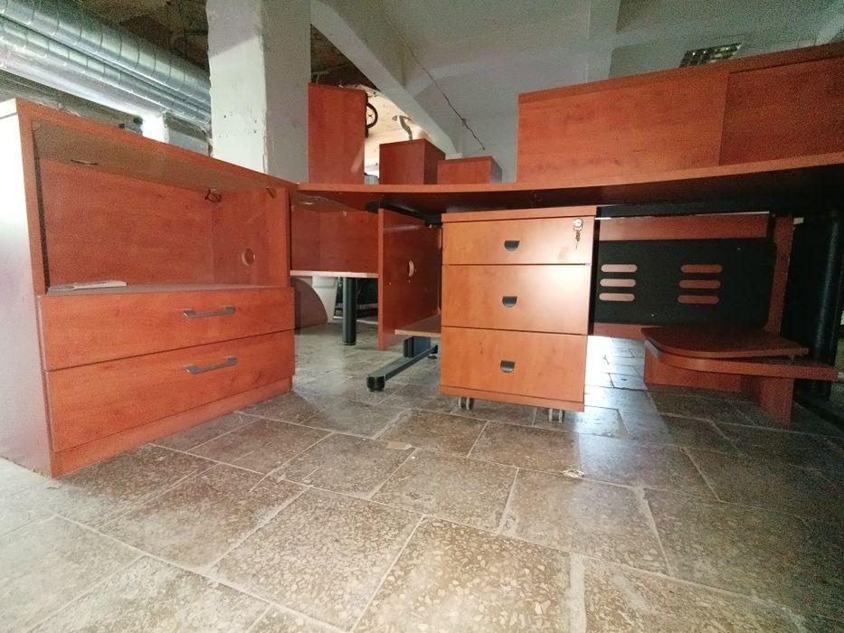 Zestaw mebli biurowych