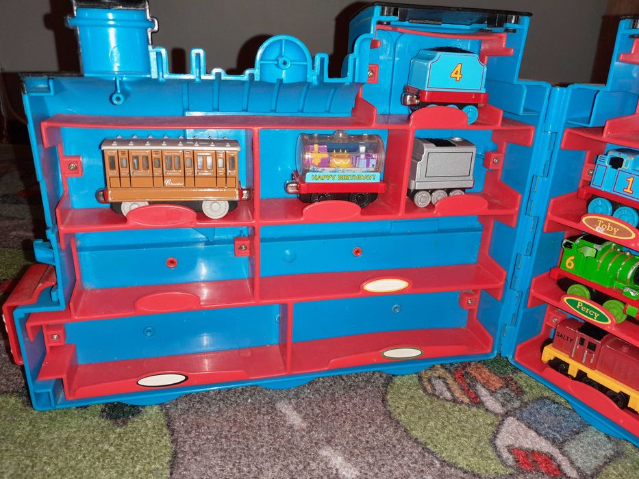 Tomek i przyjaciele - walizka + pociagi