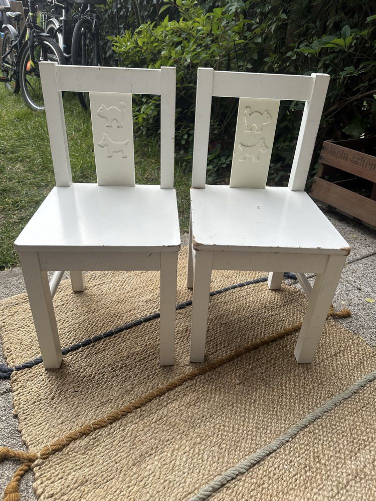 Krzeseła dziecięce drewniane z Ikea