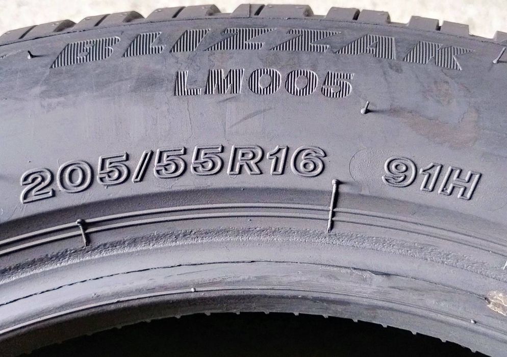Шини зимові R16 205/55 Bridgestone Blizzak LM005