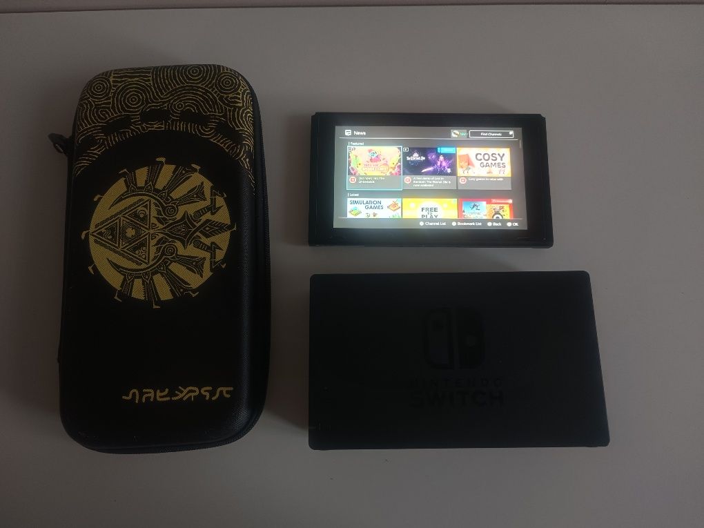 Nintendo Switch v2 + dock + etui