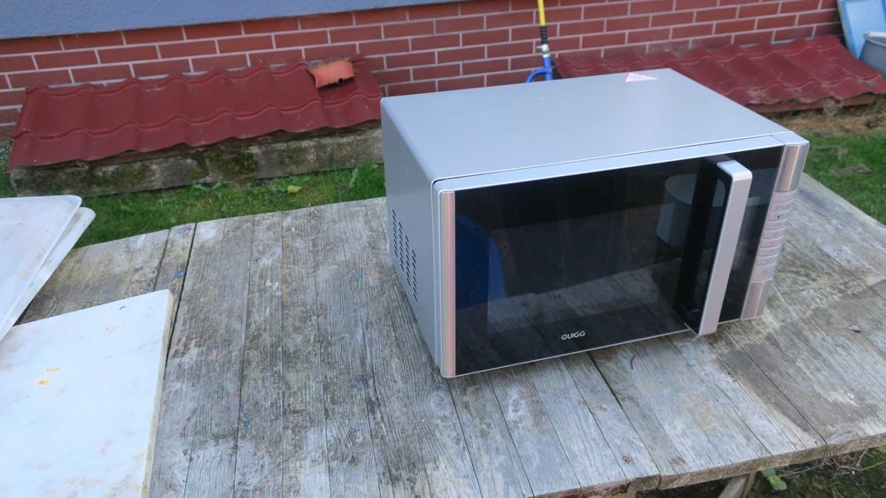 Kuchenka mikrofalowa Quigg MD16550 grill