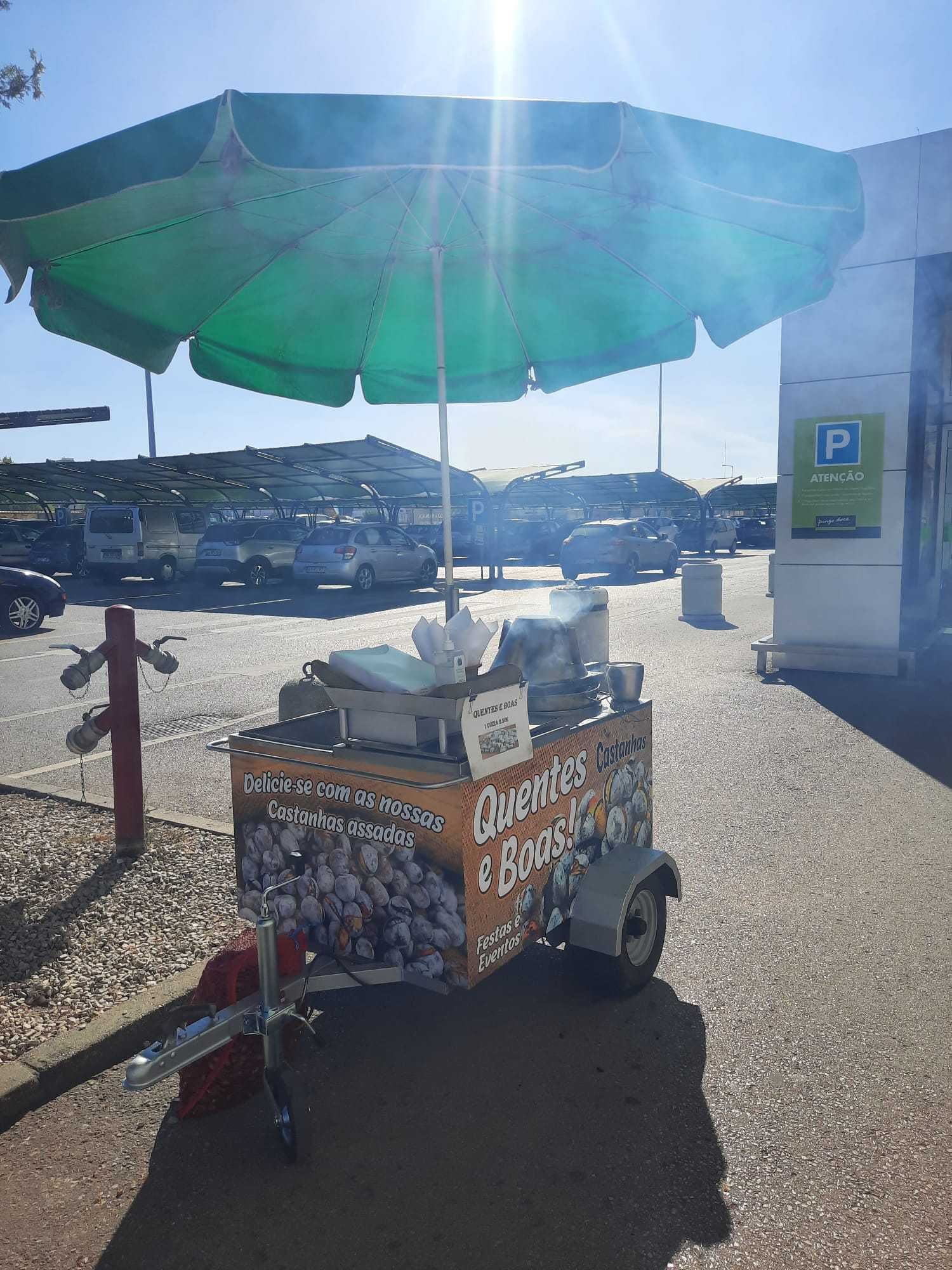 Atrelado carrinho de Castanhas Assadas