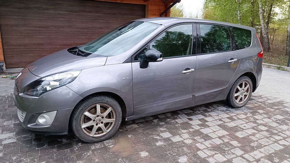 Renault Grand Scenic III 1.5 DCi Bose edition, 7os, hak, automat