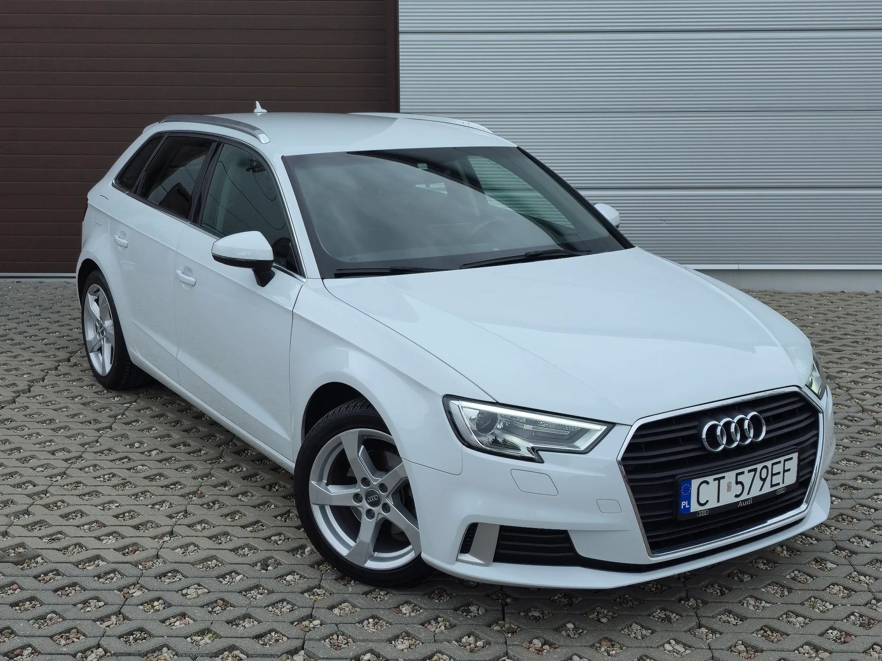 Audi A3 BOGATA WERSJA ** serwisowany * zadbany !