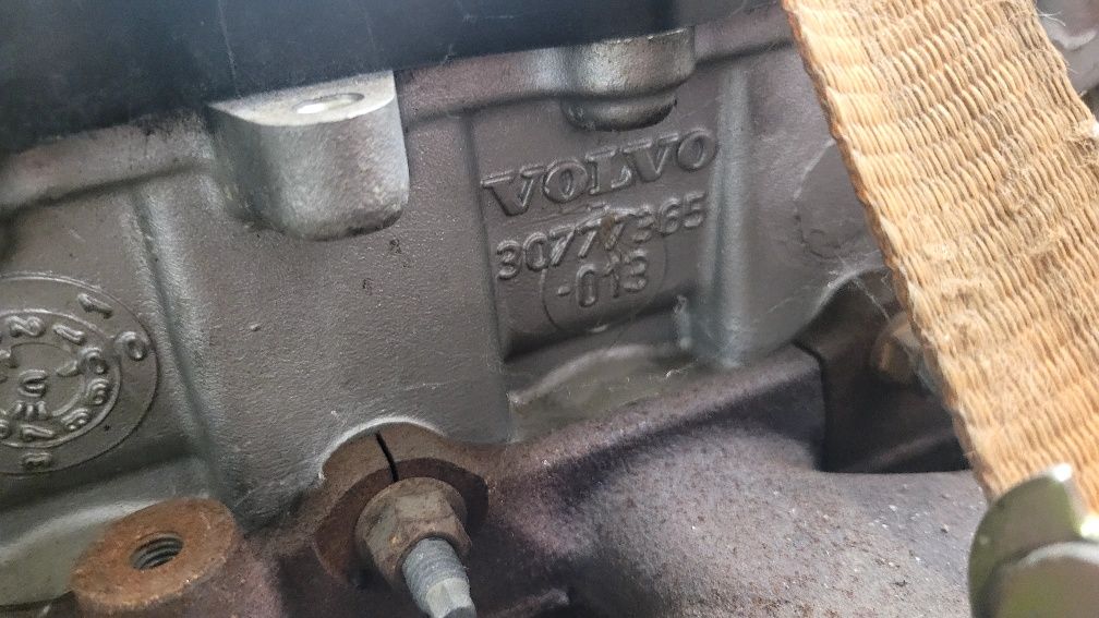Silnik Volvo 2.4D  D5244T części
