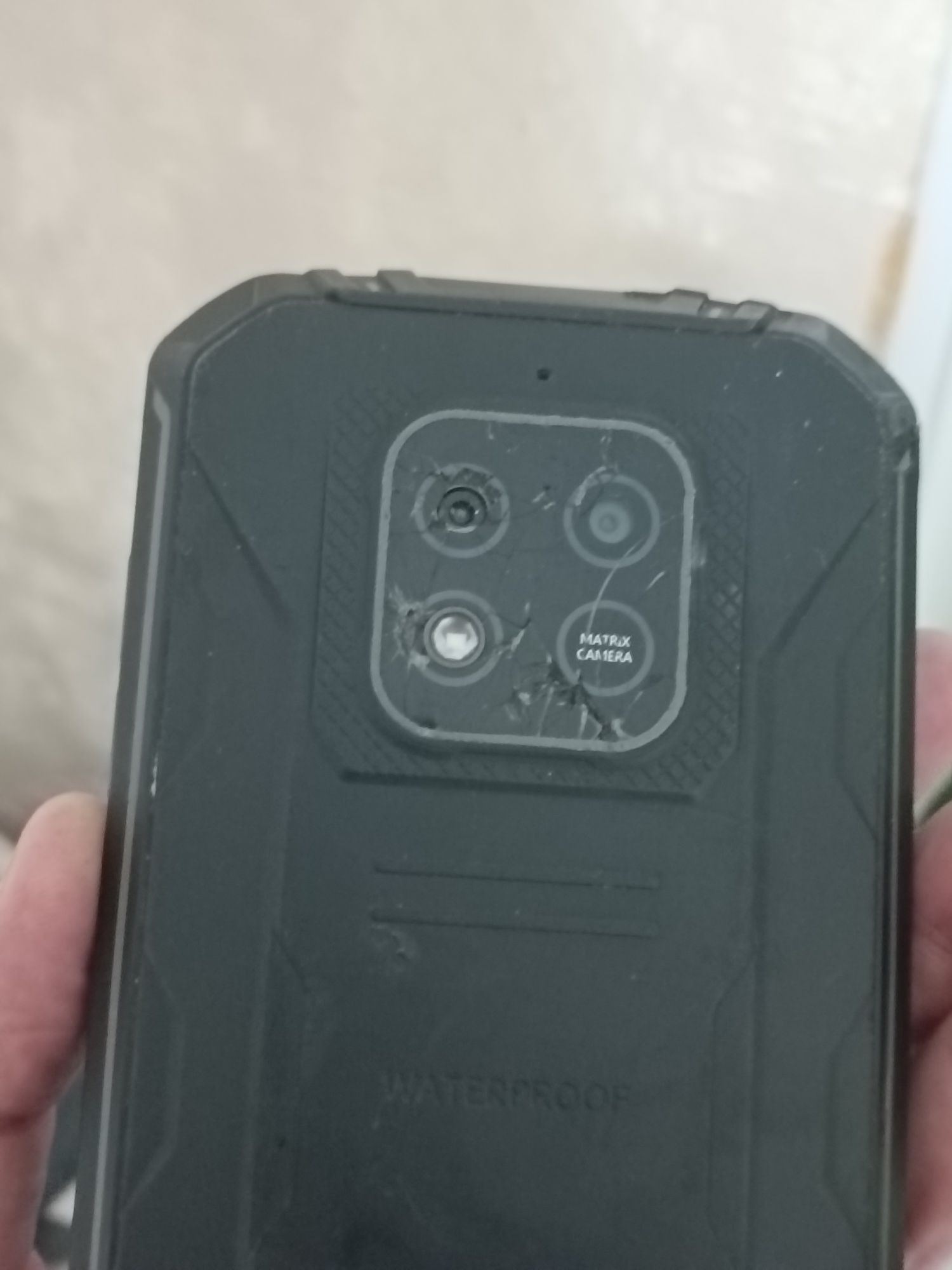 Oukitel WP18 на запчастини битий