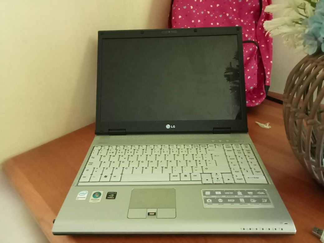 Portátil LG R500