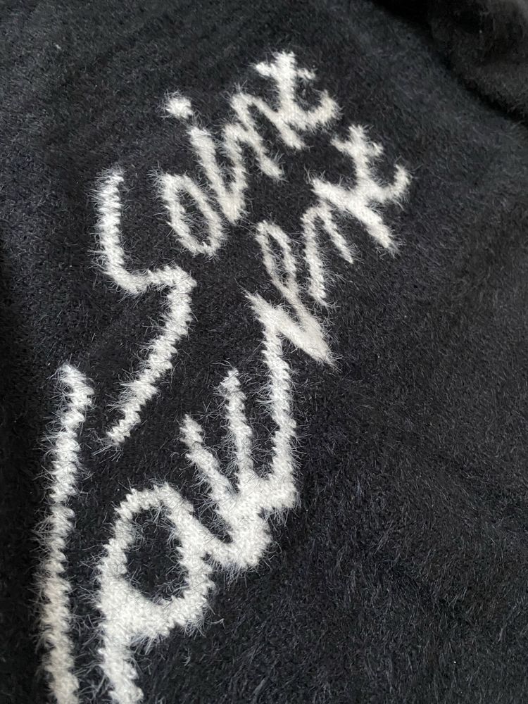 Czarny puszysty sweter z napisem Saint Laurent modny, oversize