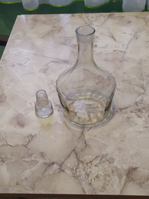 Графін скляний кухонний 1.5л.