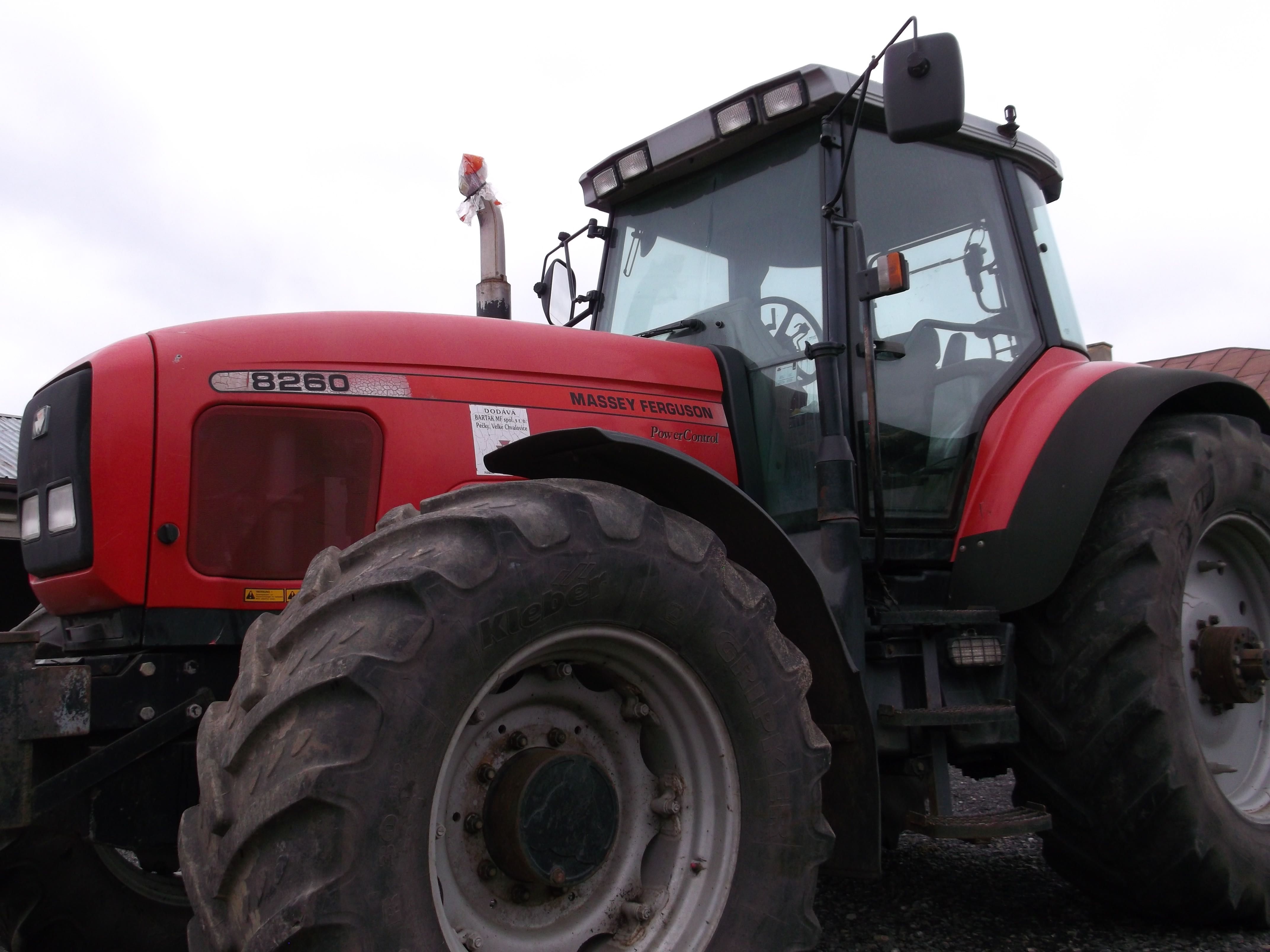 Massey Ferguson 8210,8220,8240,8260-kabina,maska,licznik,błotnik-