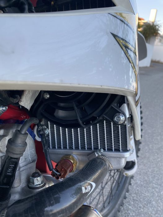 AJP PR5 250 LC - como nova