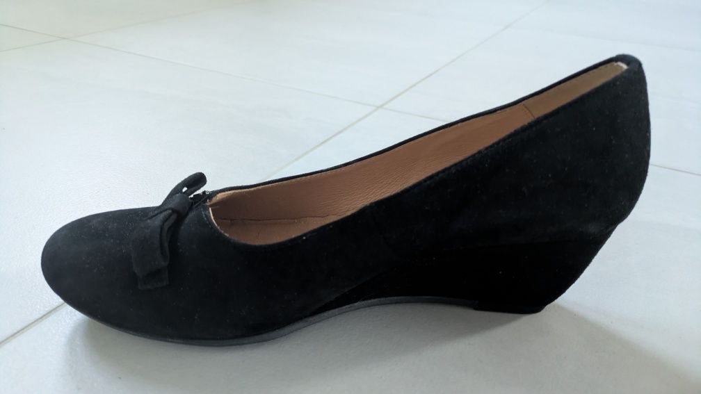 Buty na koturnie wiosenno - jesienne