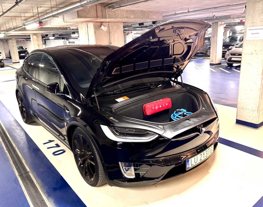Wynajem auta SUV Tesla Model X Long Range RAVEN - 7 os. od 350zł/doba