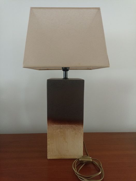 Candeeiro em porcelana