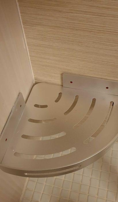 Prateleiras de canto para casa de banho