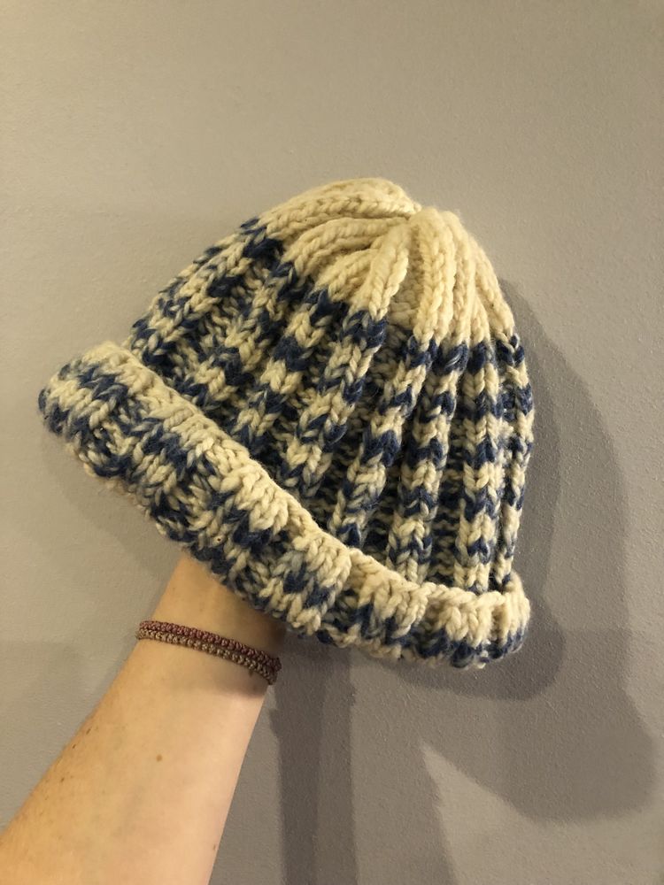 Czapka hand made na drutach retro
