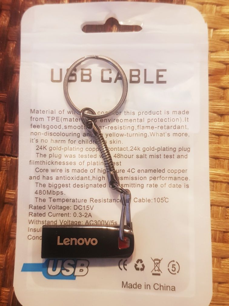 Pendrive 2TB USB + zawieszka nie używane jak na foto