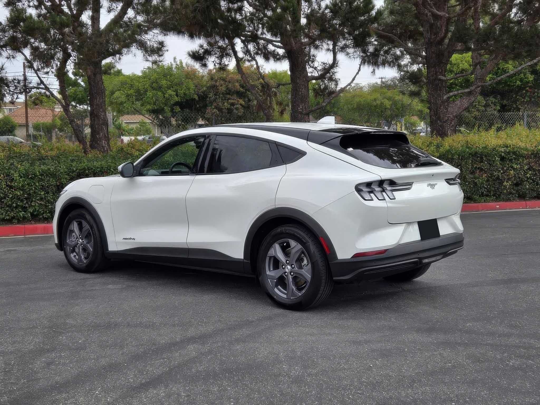 2022 Ford Mustang Mach-E Select