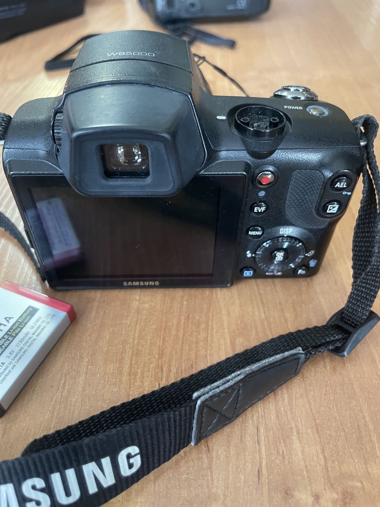 Aparat Samsung WB5000