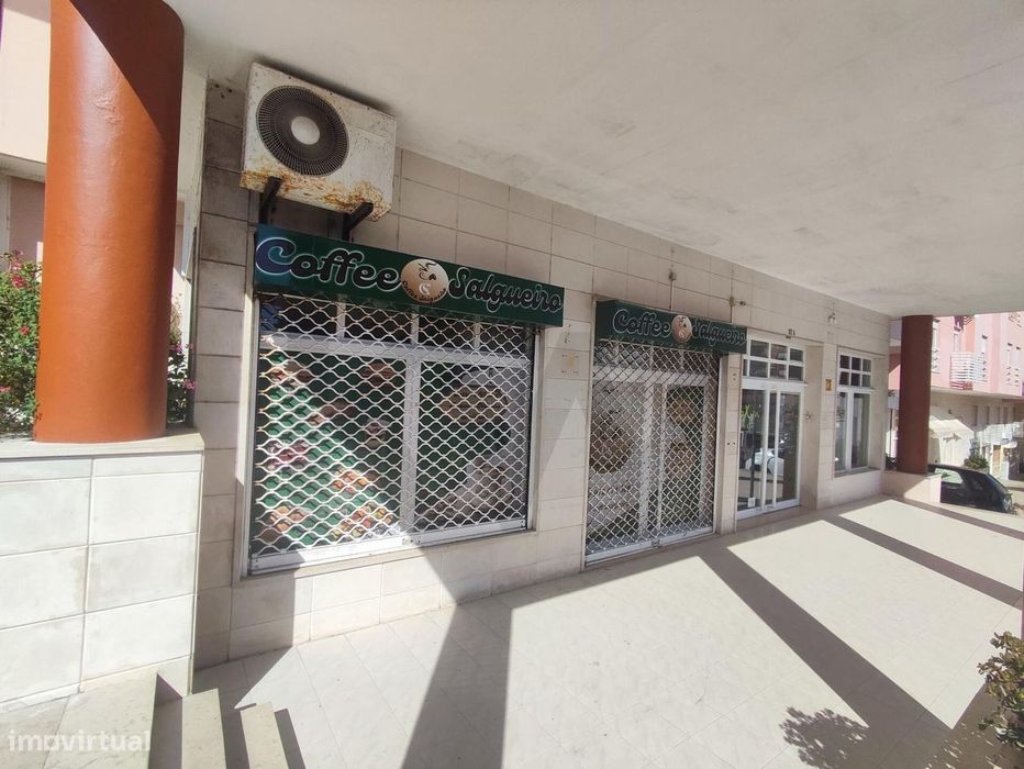 Espaço comercial para arrendamento no Rinchoa, Rio de Mouro