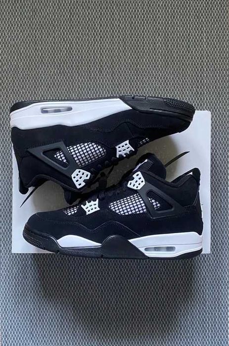 Buty sportowe Nike_Air_Jordan_4_Retro_White_Thunder_R.41