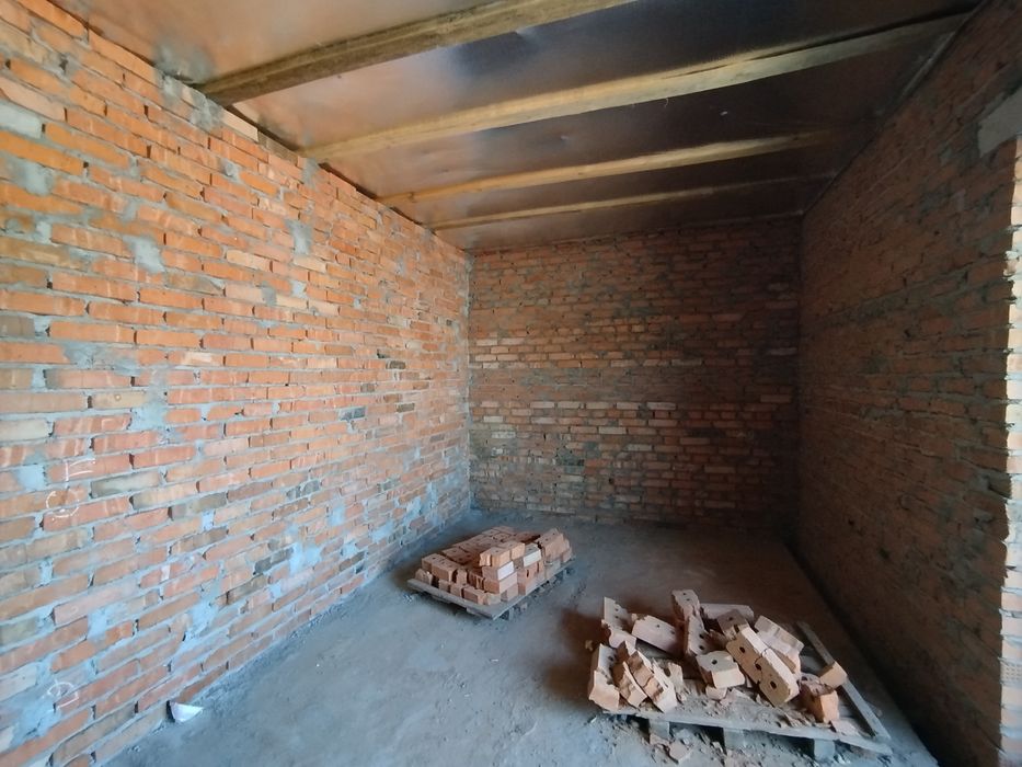 Продаж 2 поверхового таунхауса