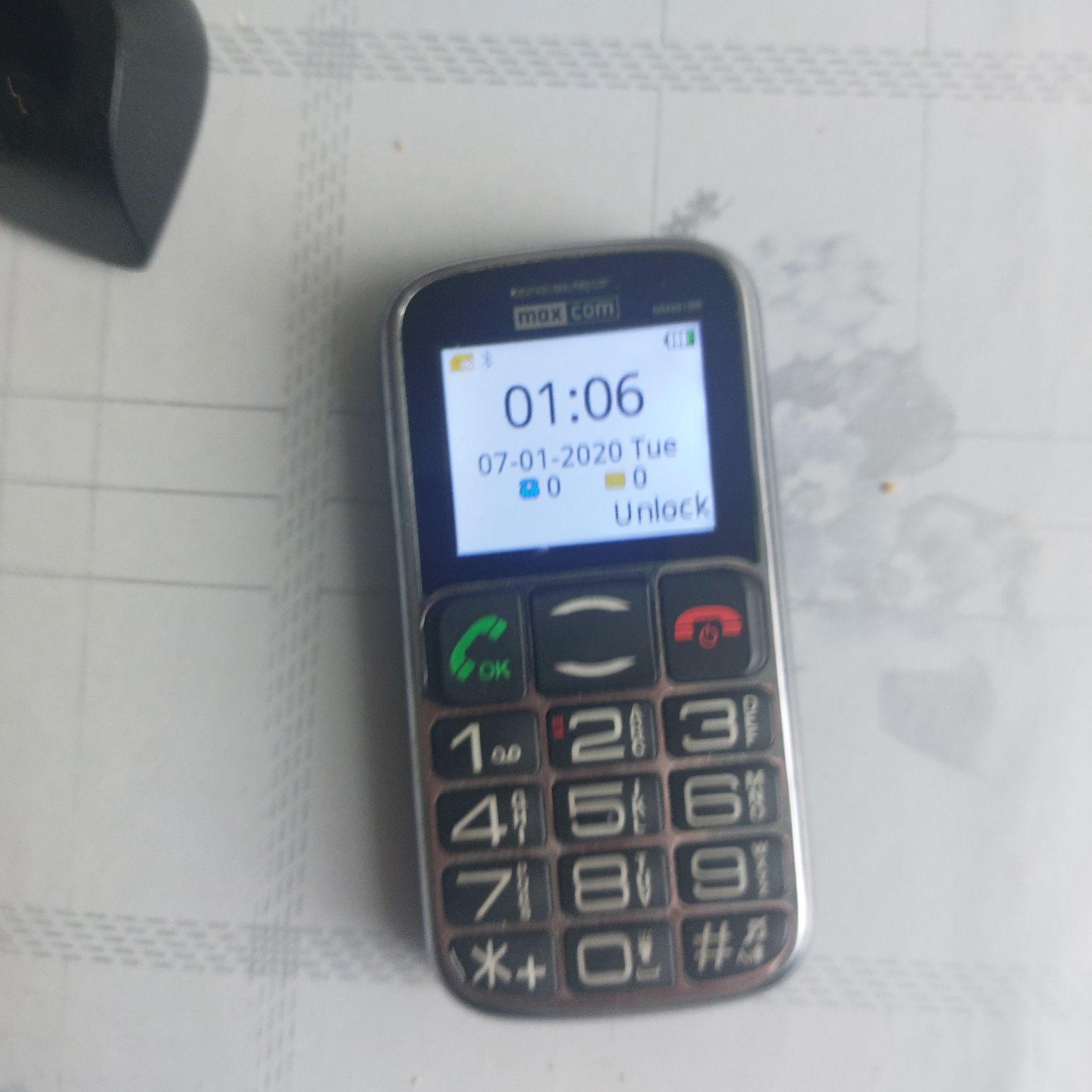 Telefon MAX COM MM461BB