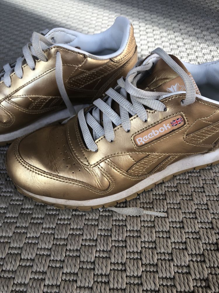 Ténis Reebok Dourados 35