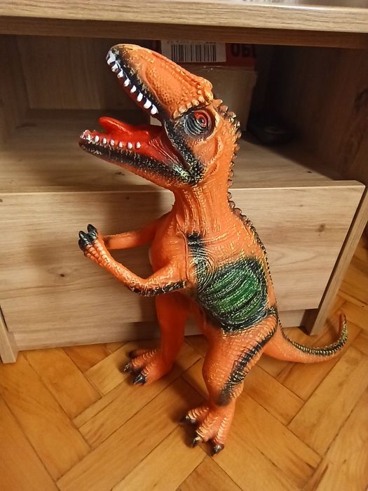 Динозавр великий