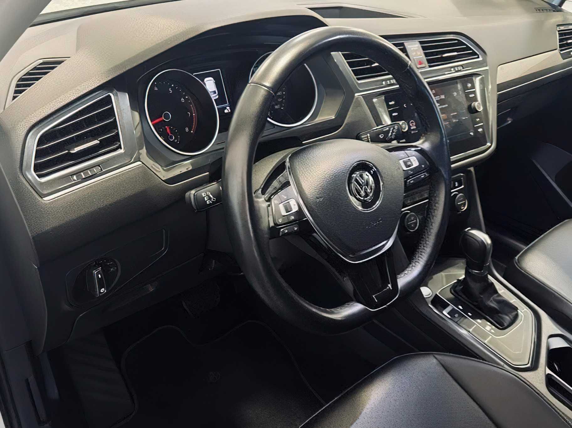 Volkswagen Tiguan TSI      2018