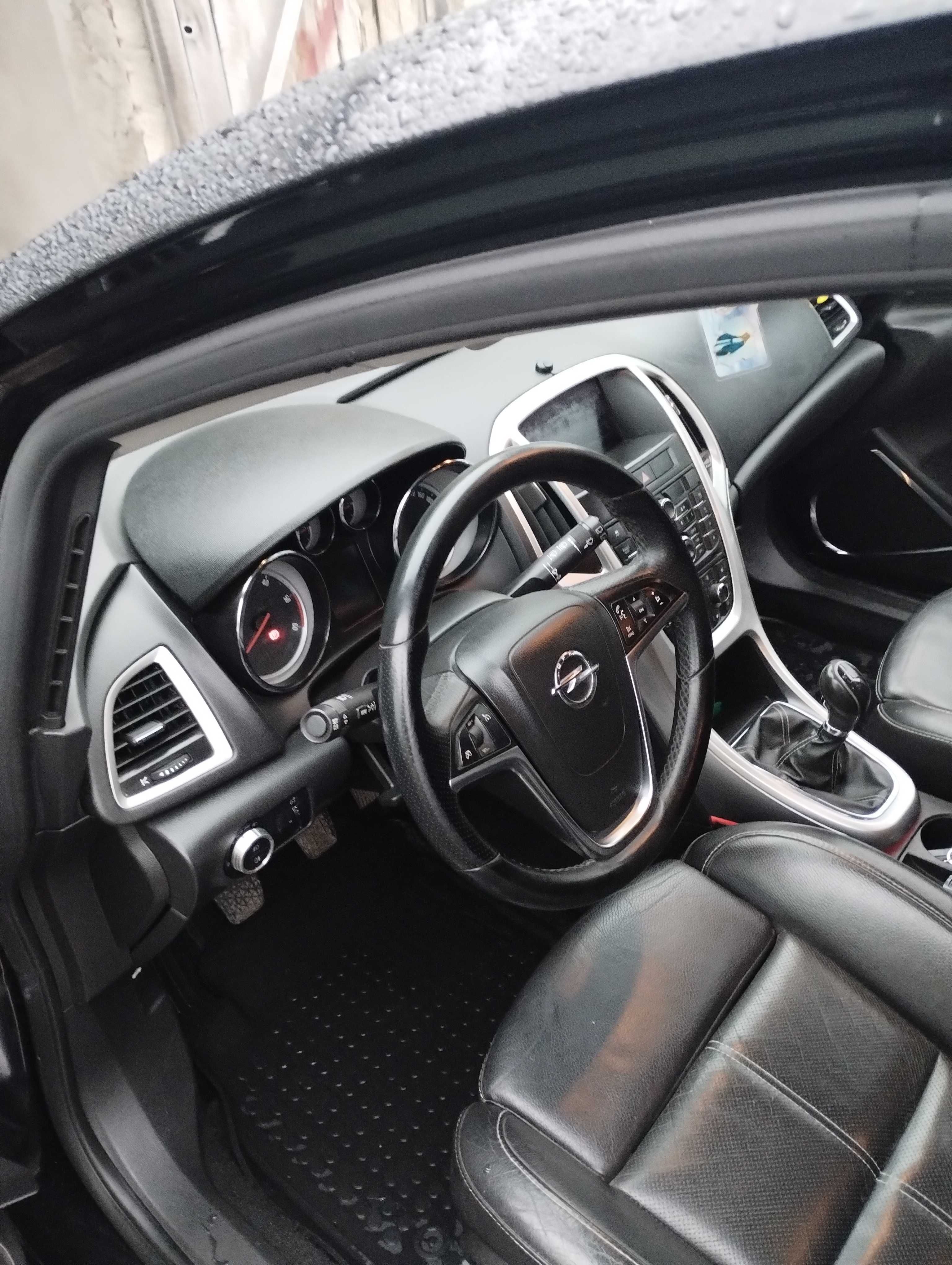 Opel Astra J 1.7 CDTI COSMO