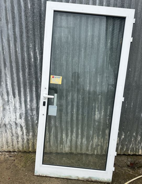 Duas portas em Aluminio