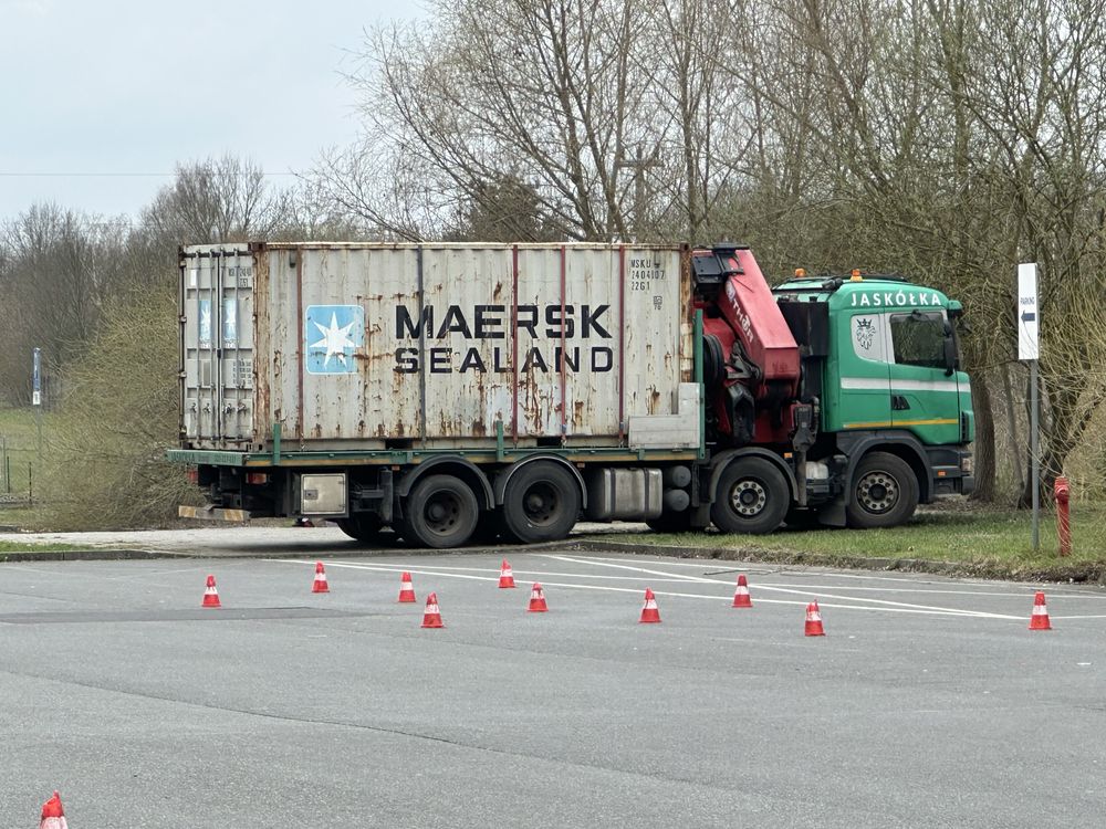Transport kontenerów HDS JASKÓŁKA