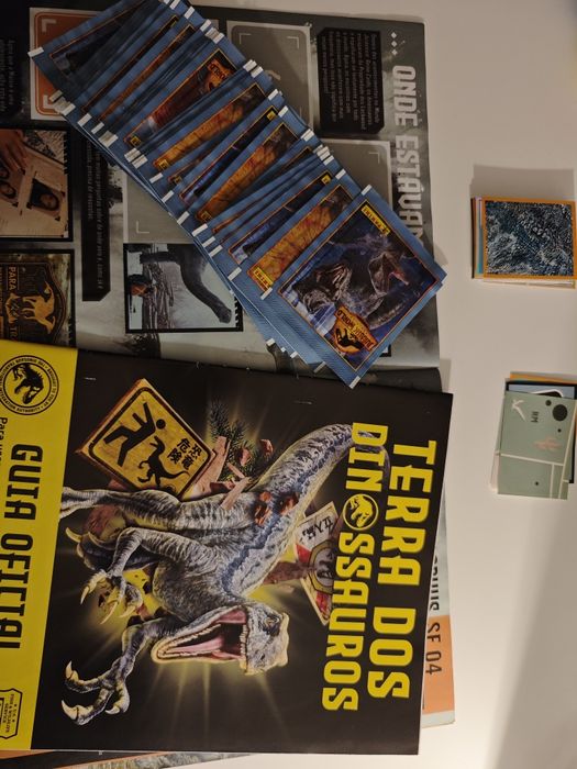 Caderneta Jurrasic Park